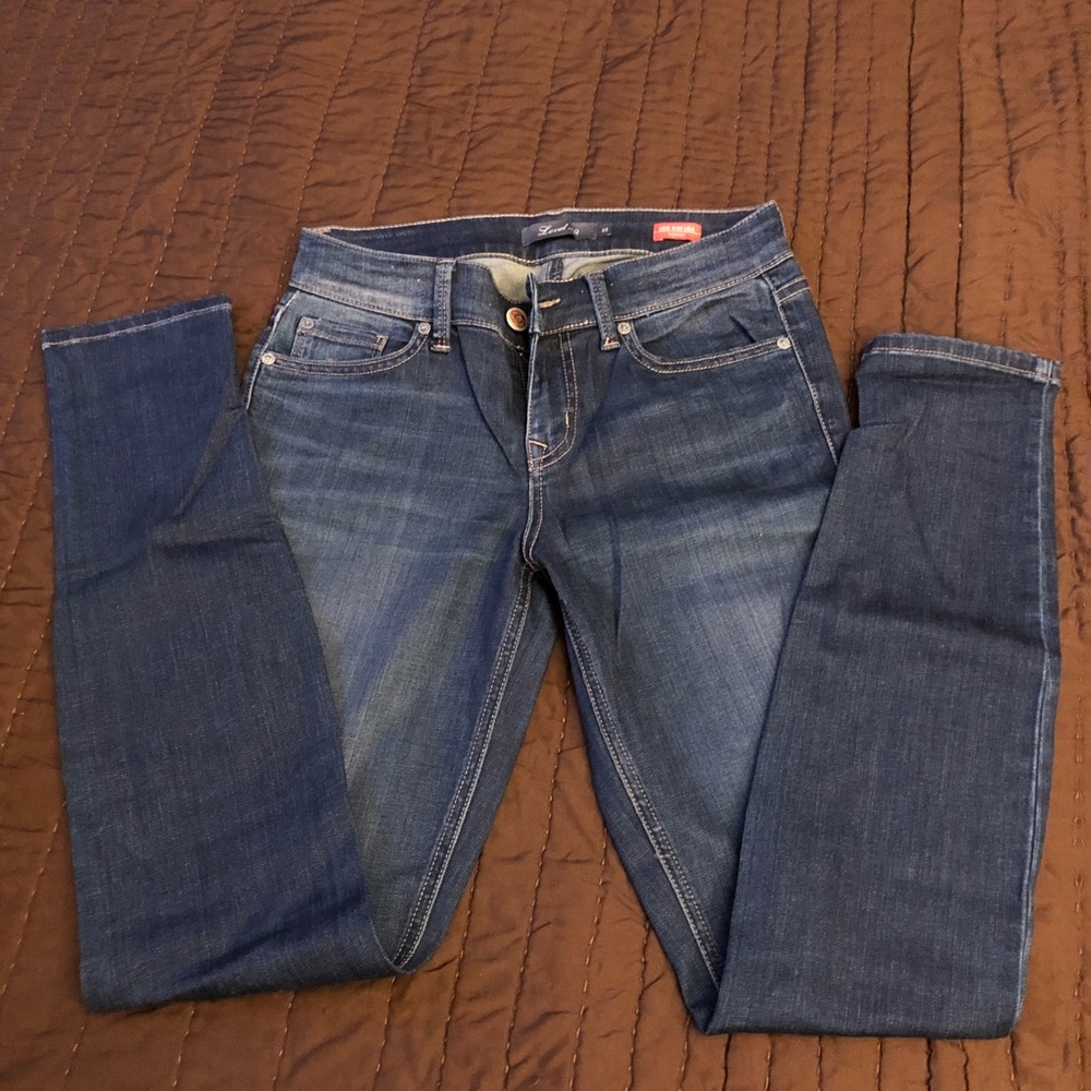 Mid rise skinny jeans